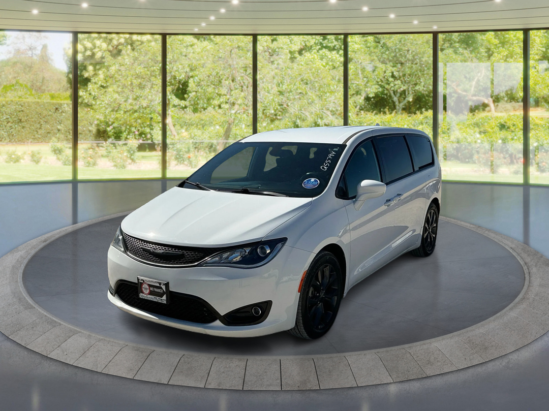 2020 Chrysler Pacifica Touring