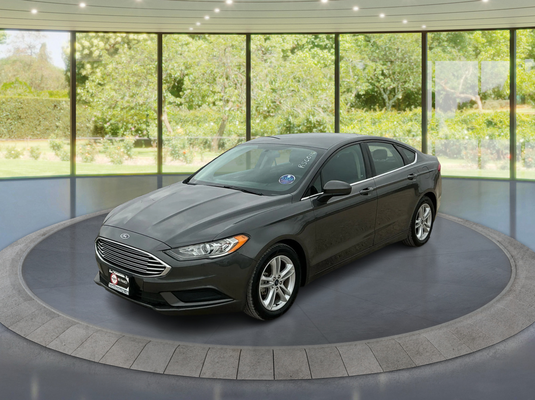 2018 Ford Fusion SE's photo