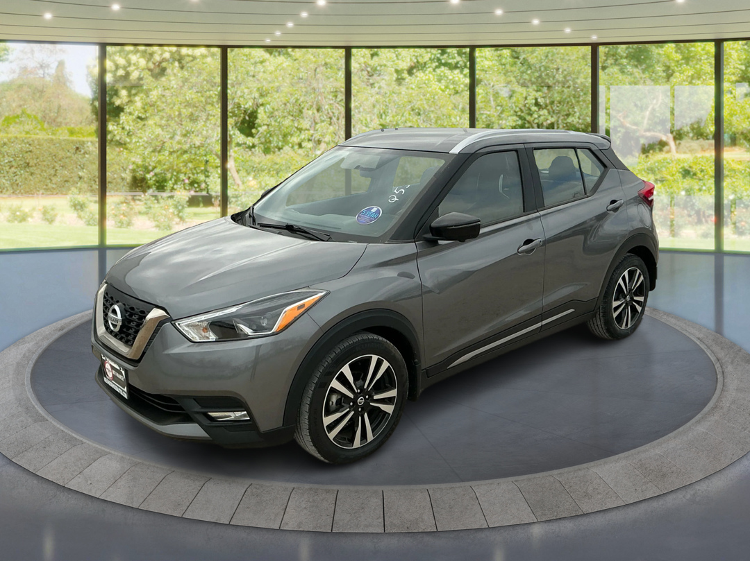 2019 Nissan Kicks SR's photo