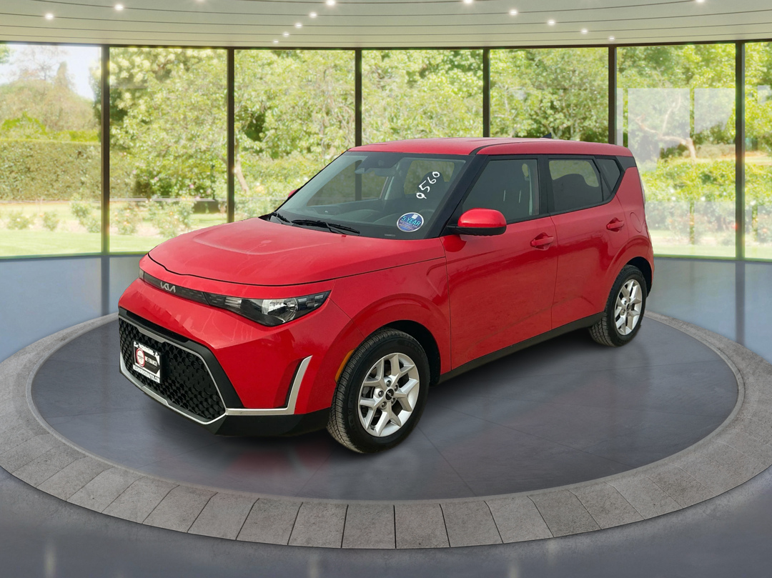 2024 Kia Soul LX's photo