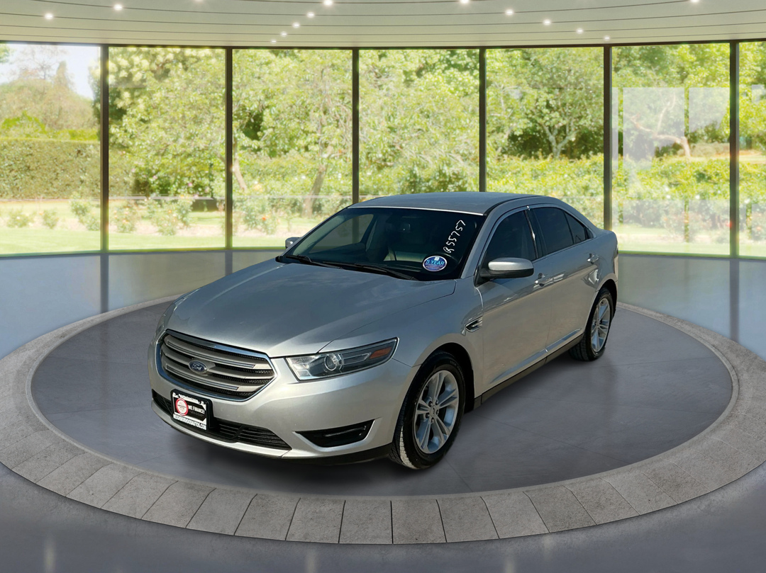 2018 Ford Taurus SEL's photo