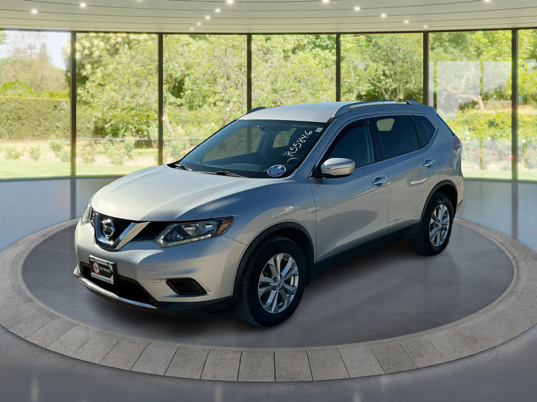 2015 Nissan Rogue SV's photo