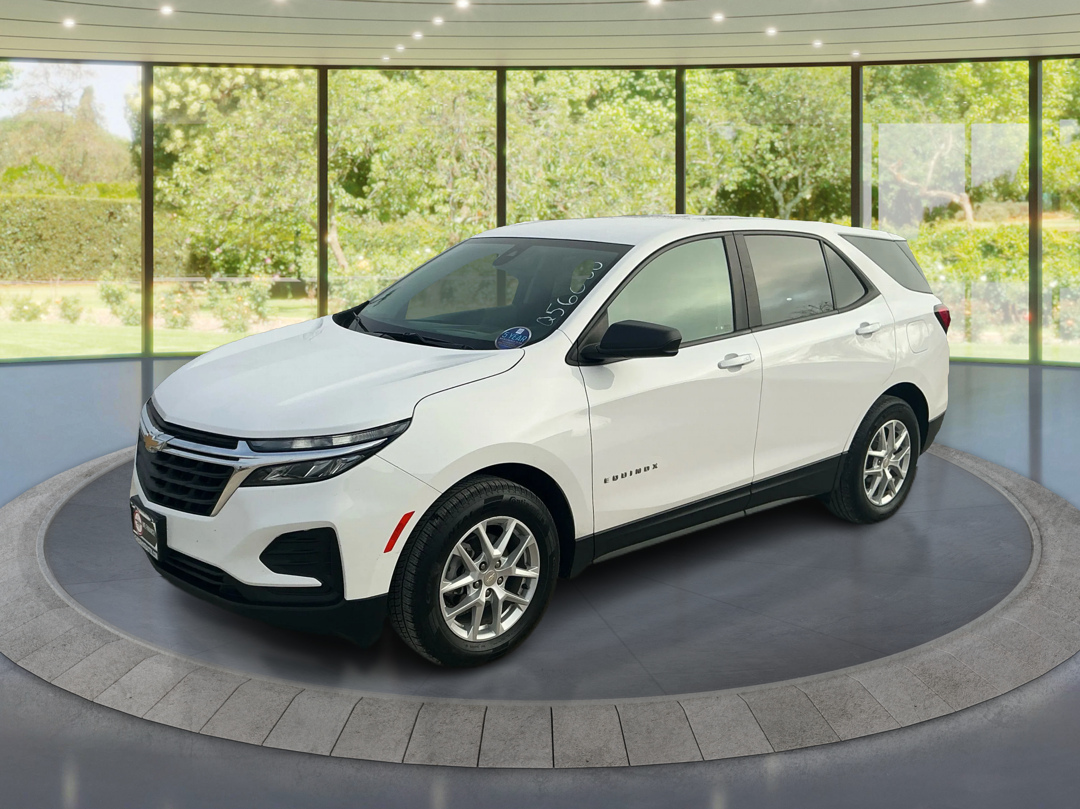 2024 Chevrolet Equinox LS's photo