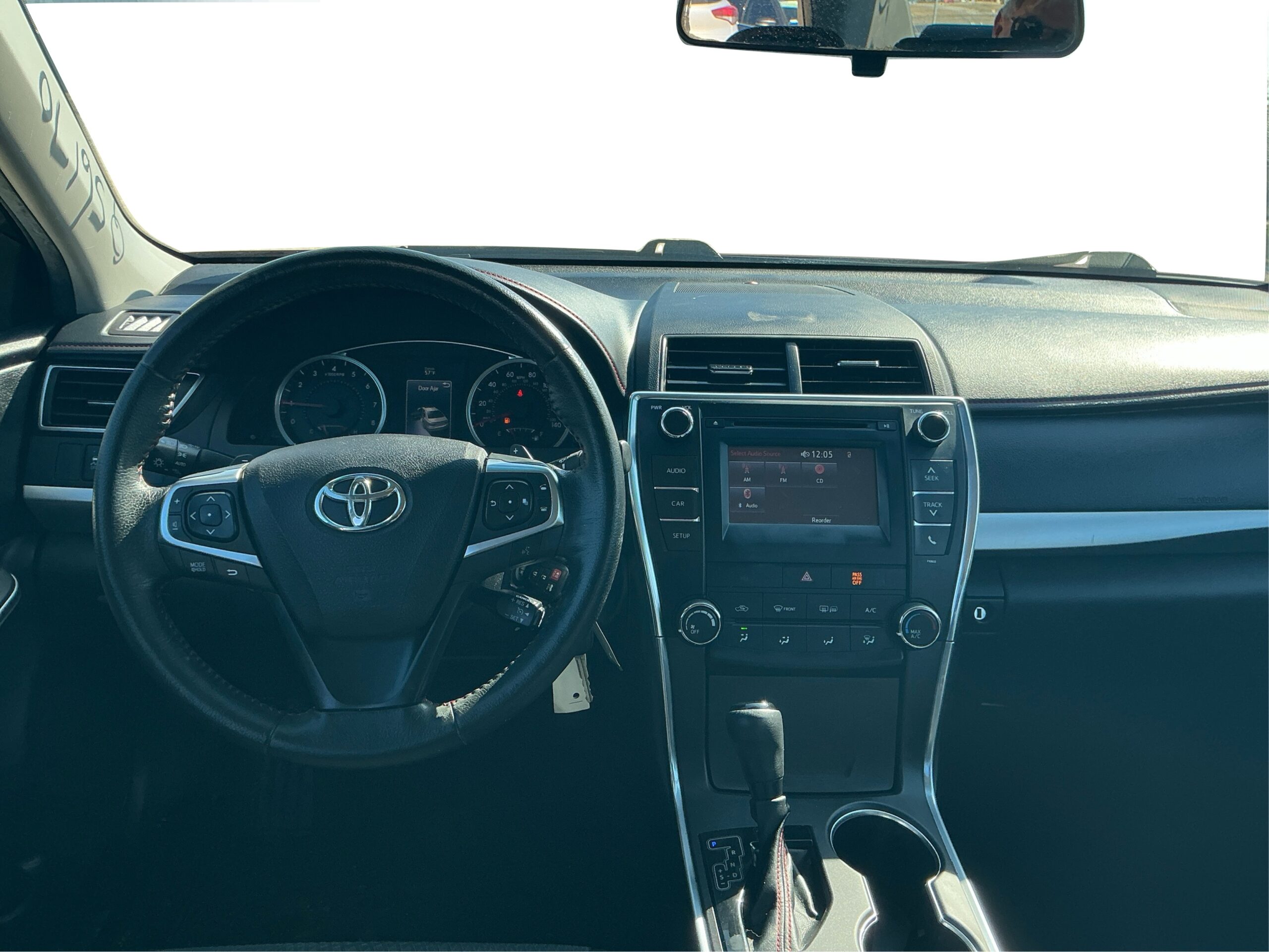 2015 Toyota Camry XLE - Photo 13