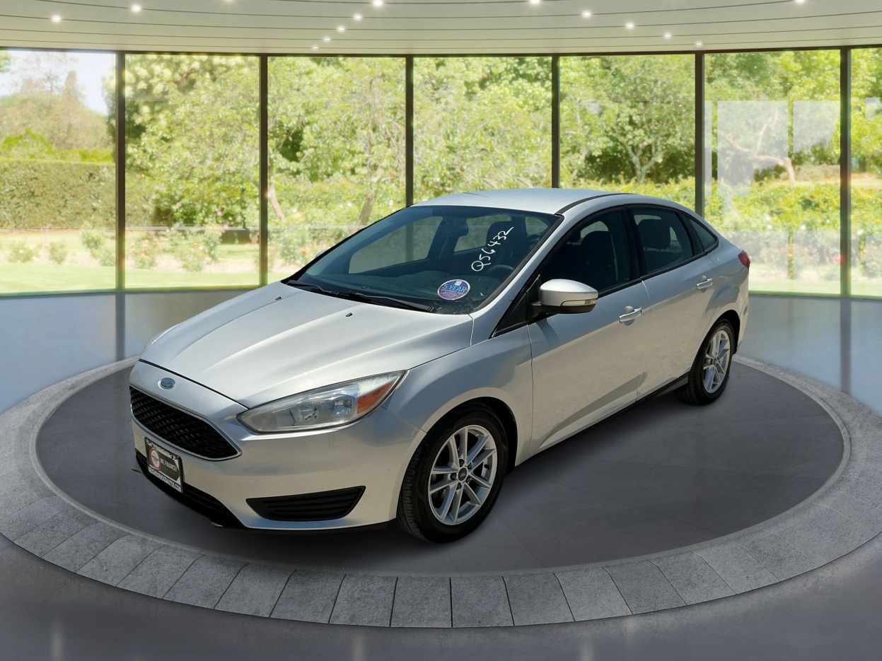 2015 Ford Focus Sedan SE's photo