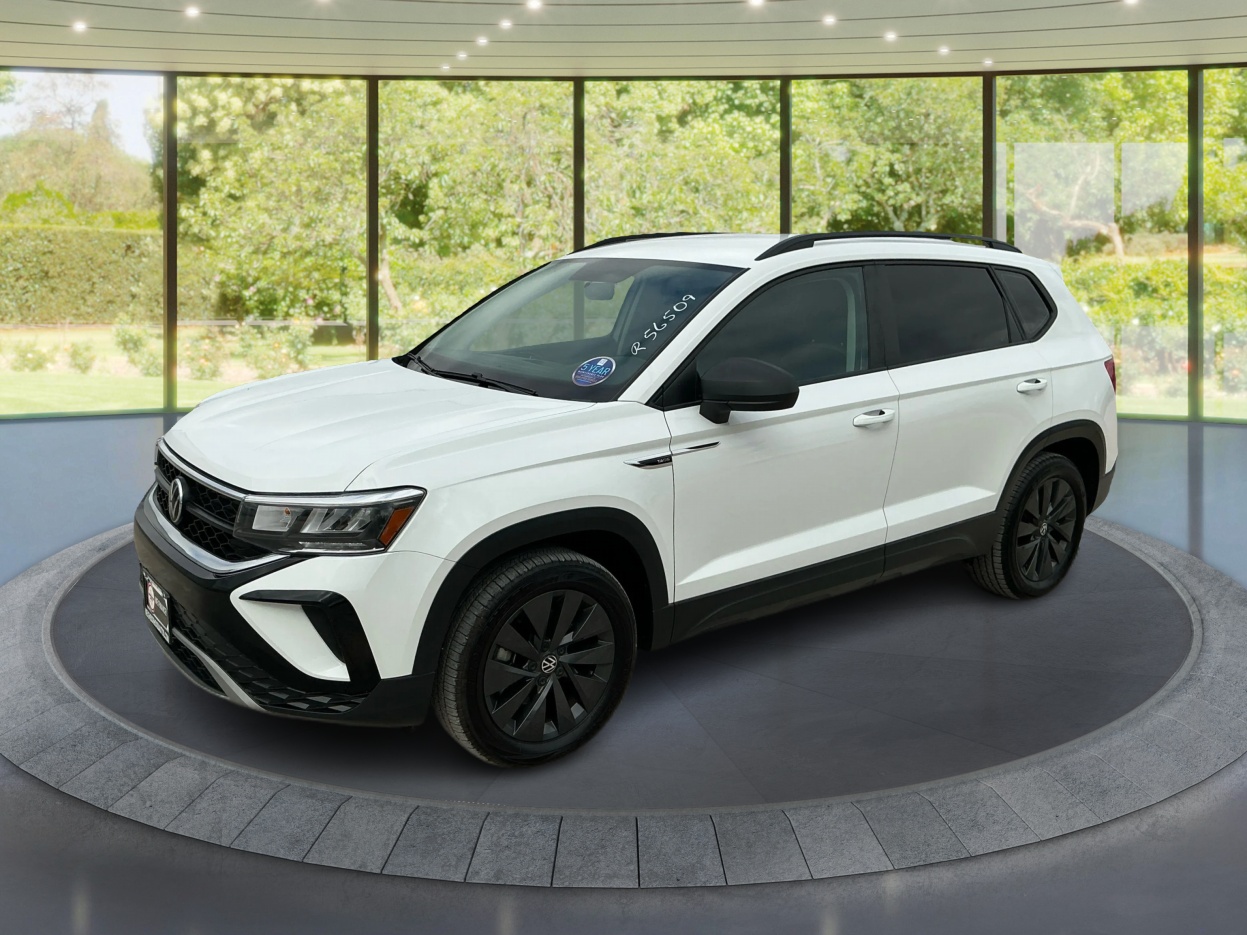 2022 Volkswagen Taos 1.5T S 4Motion's photo